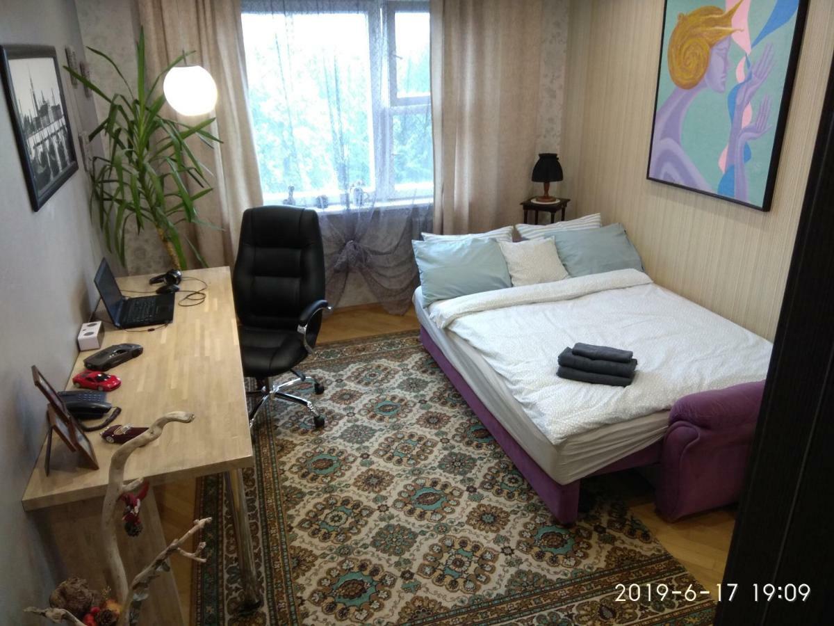 Apartamenty V Minske S Dwumä Spalnyami Dış mekan fotoğraf